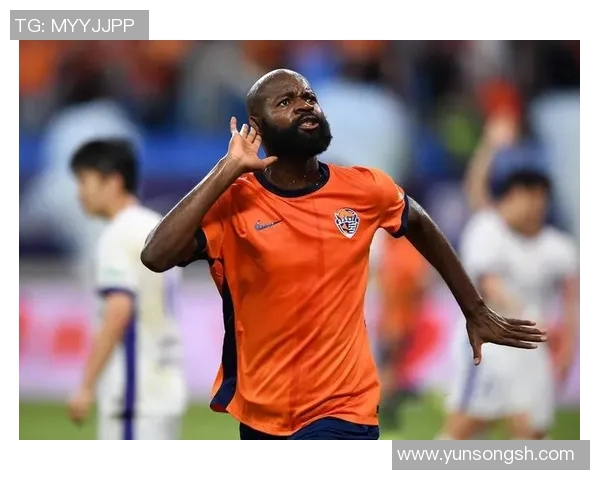 足球明星追梦之路如飞蛾扑火视频展现激情与执着的瞬间