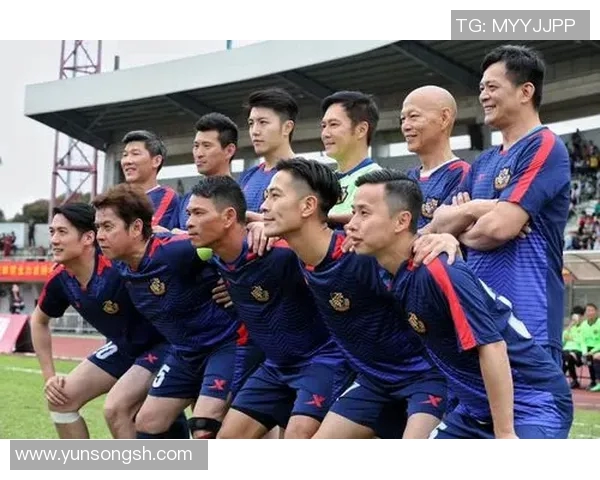 香港足球明星队精彩瞬间高清图集展现球场风采与团队精神